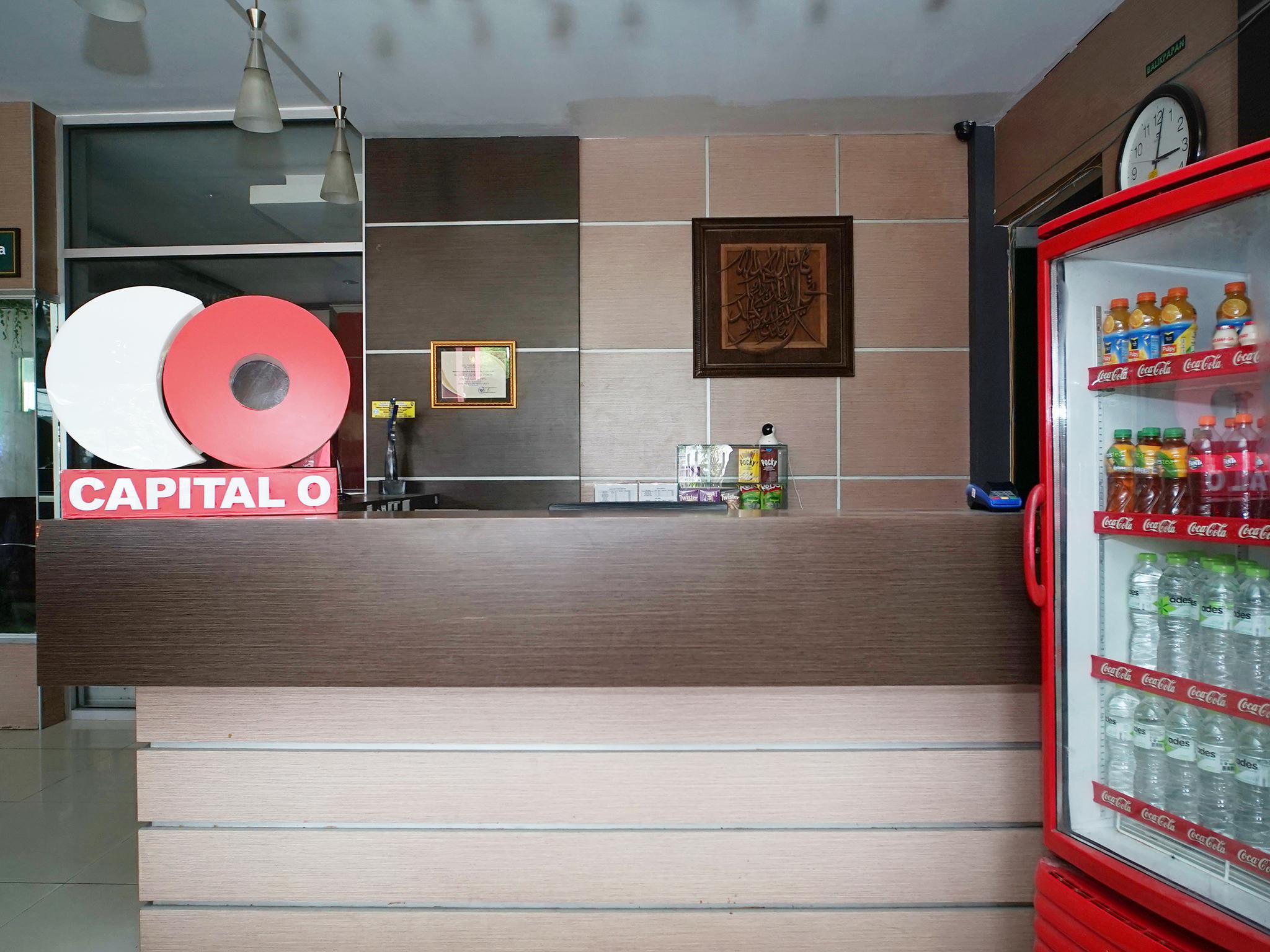 Capital O 2885 Hemra Hotel 巴厘巴板 外观 照片